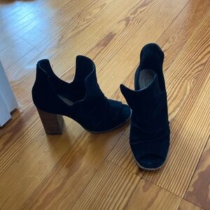 Kristin Cavallari Chinese Laundry Heeled Booties